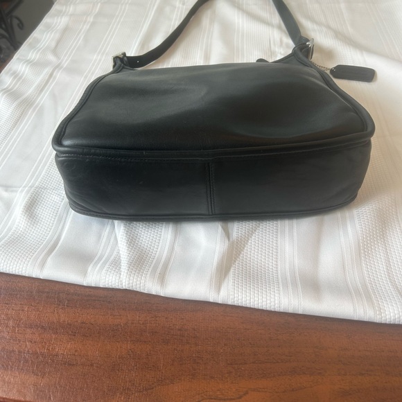 Coach Vintage Andrea 9073 bucket Black Leather purse - Picture 3 of 10